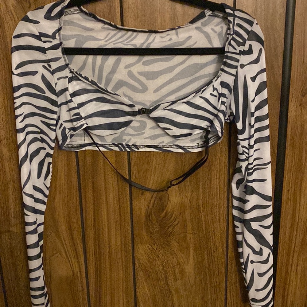 Zebra long sleeve crop top